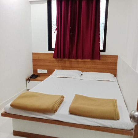 Hotel Shreejay Mahad Exterior photo